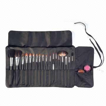 Professional 18-piece Makeup Brush with Black Wooden Handle-Makeup Brush Set Manufacturer