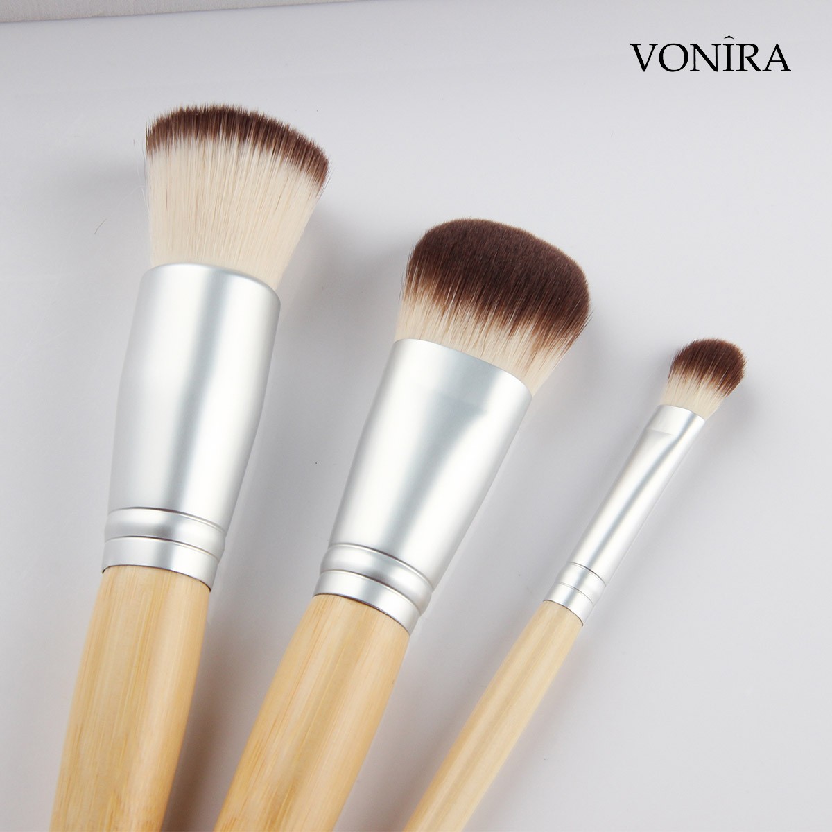 Vonira Beauty Manufacturer OEM 12 Pieces Eco Friendly Natural Bamboo Handle Makeup Brush Set Low MOQ Custom Private Label Make Up Brushes Kit