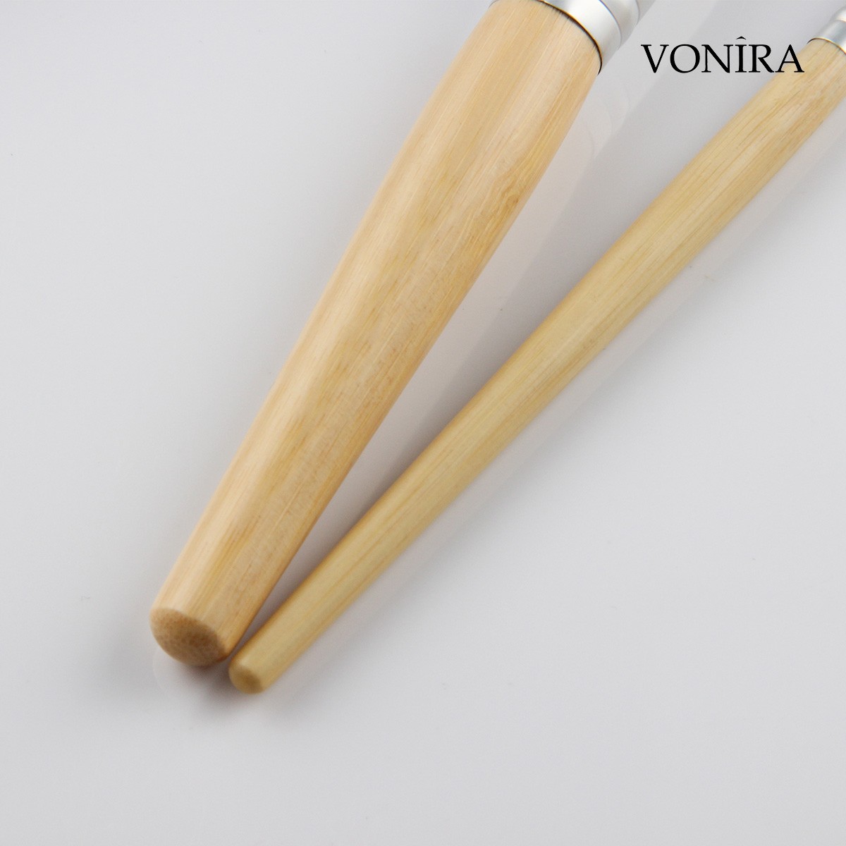 Vonira Beauty Manufacturer OEM 12 Pieces Eco Friendly Natural Bamboo Handle Makeup Brush Set Low MOQ Custom Private Label Make Up Brushes Kit