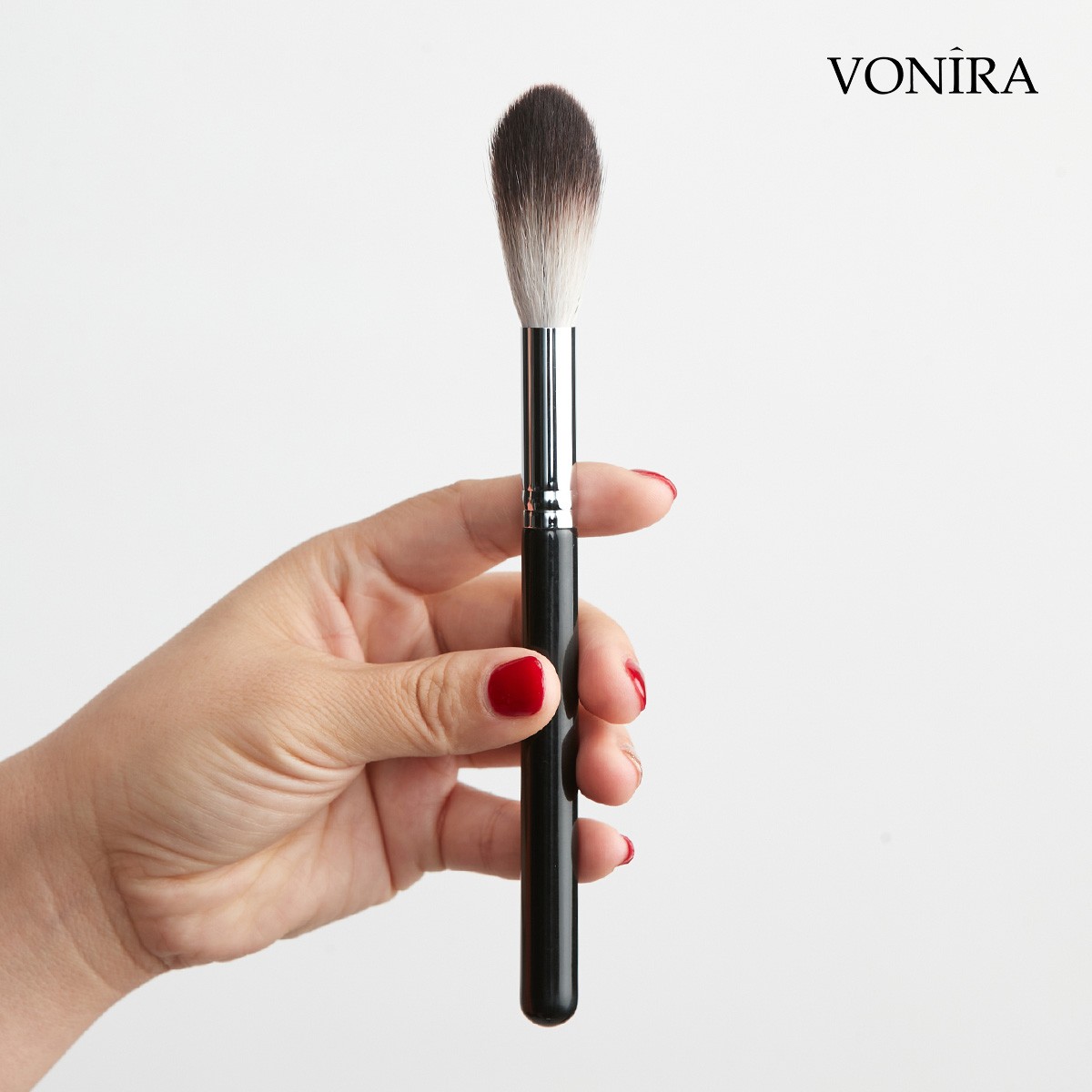 Vonira Beauty Professional Blending Brush Black Long Handle Soft Pro Face Blender Highlither Makeup Powder Brush Custom Private Logo