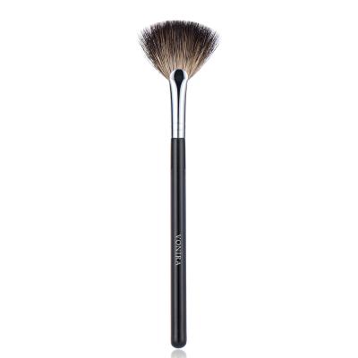 Vonira Beauty High Quality PRO Fan Highlight Sweep Makeup Brush With Silver Copper Ferrule Custom Private Label Service