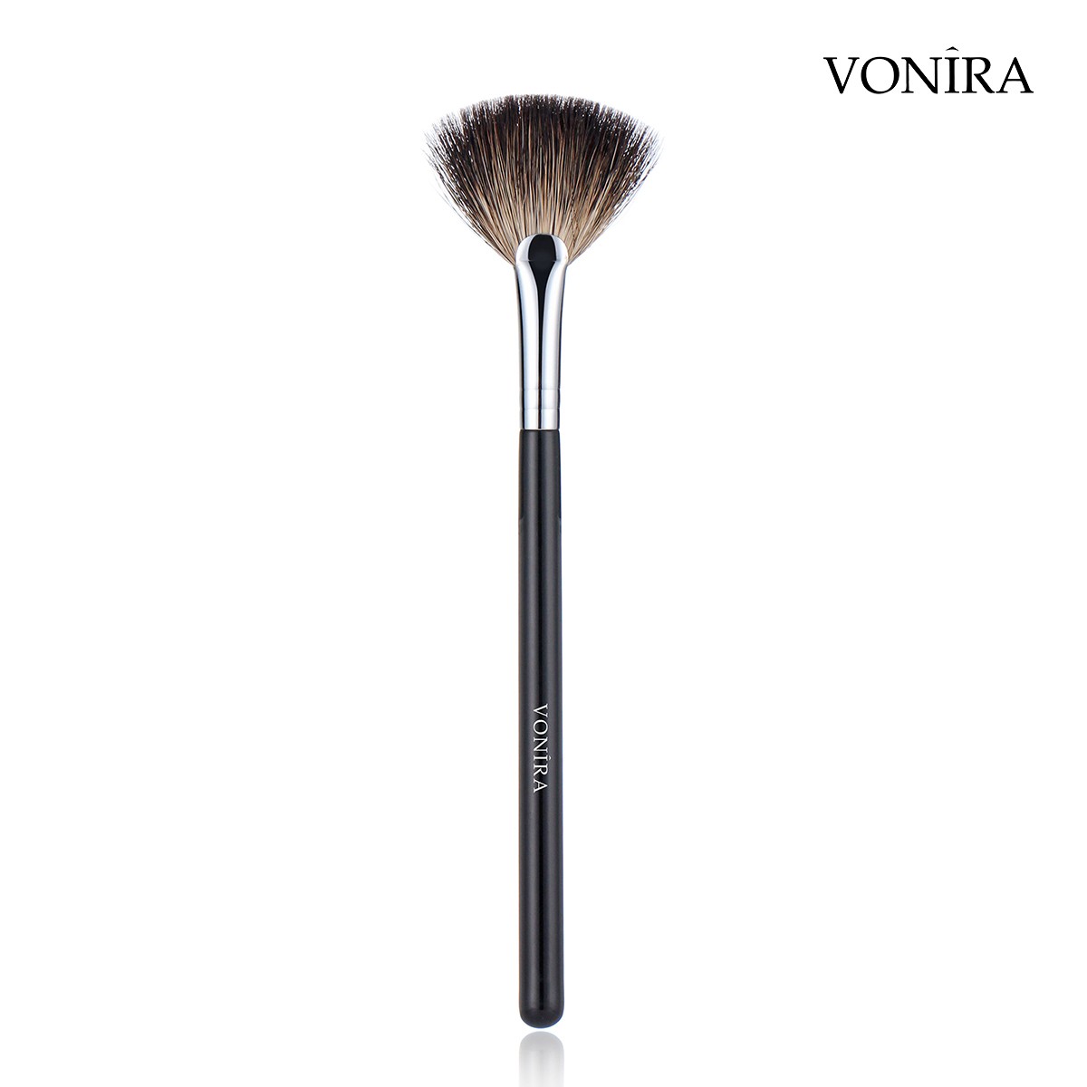 Vonira Beauty High Quality PRO Fan Highlight Sweep Makeup Brush With Silver Copper Ferrule Custom Private Label Service
