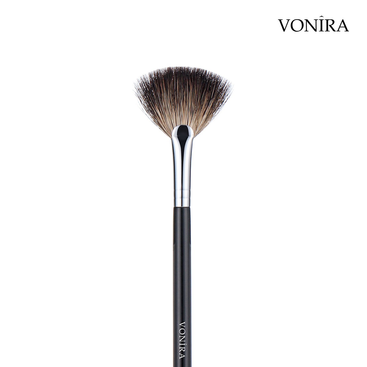 Vonira Beauty High Quality PRO Fan Highlight Sweep Makeup Brush With Silver Copper Ferrule Custom Private Label Service