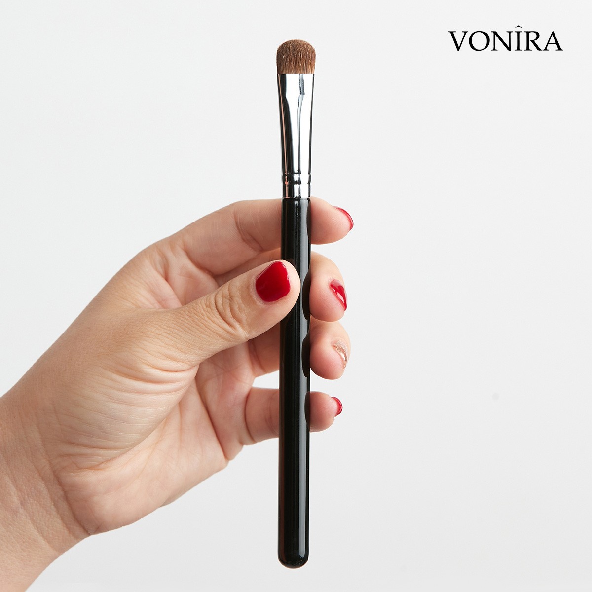 Vonira Beauty Factory Large Eye Shadow Makeup Brush Natural Pony Hair With Silver Copper Ferrule Custom Private Label Service