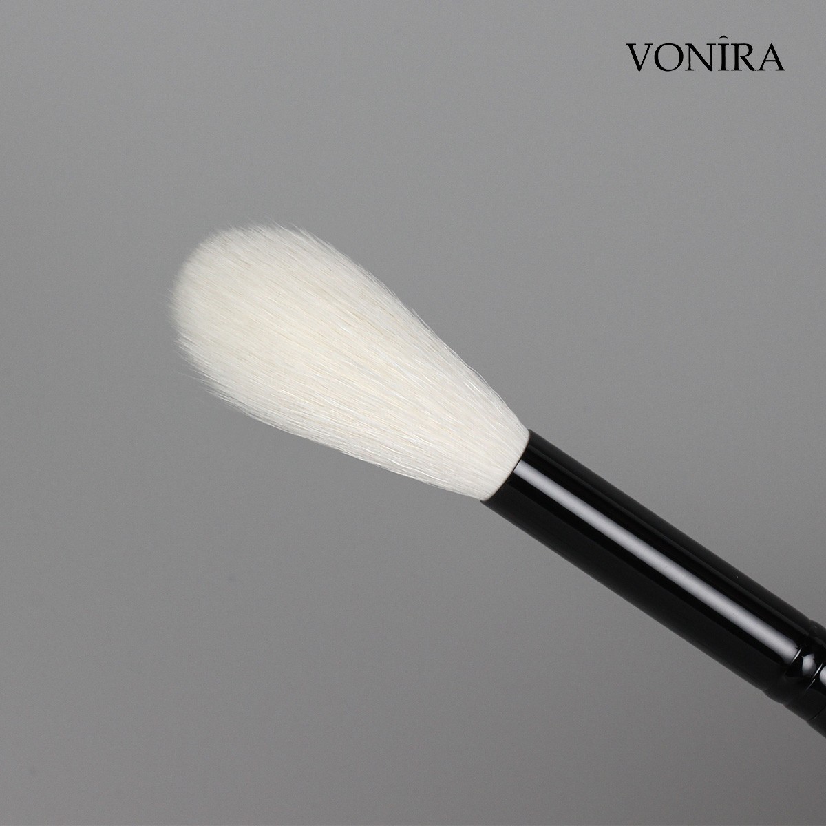 Vonira Custom Professional Large Pro Blending Brush Long Soft Bristles Highlighter Blusher Powder Makeup Brush Beauty Cosmetics Tool