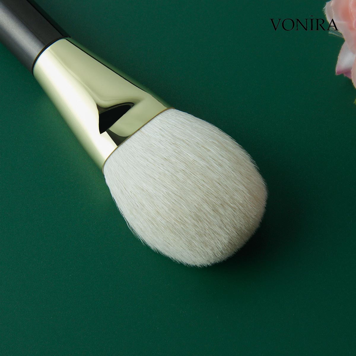 Vonira Luxury Natural Hair Makeup Brush Set Model YFV138 With Gold Copper Ferrule Low MOQ Custom Private Label Make Up Brushes
