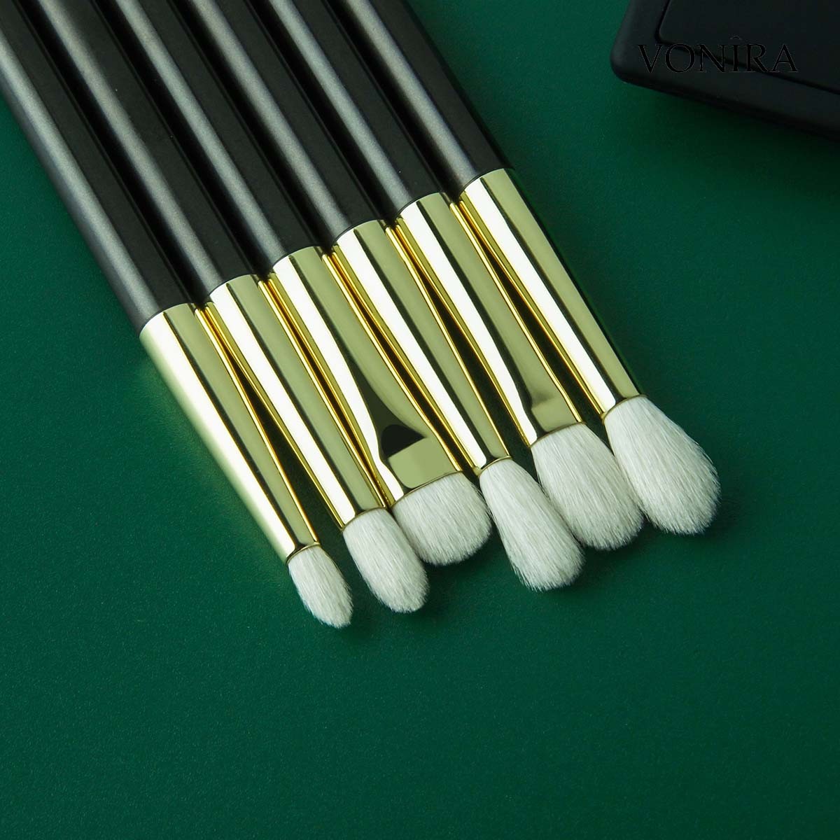 Vonira Luxury Natural Hair Makeup Brush Set Model YFV138 With Gold Copper Ferrule Low MOQ Custom Private Label Make Up Brushes