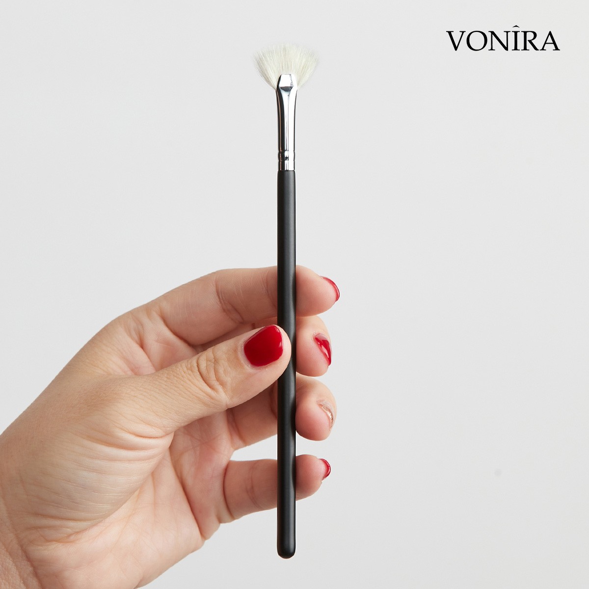 Vonira Beauty Makeup Natural White Goat Hair Lash Fan Mascara Groomer Brush With Copper Ferrule Custom Private Label Service