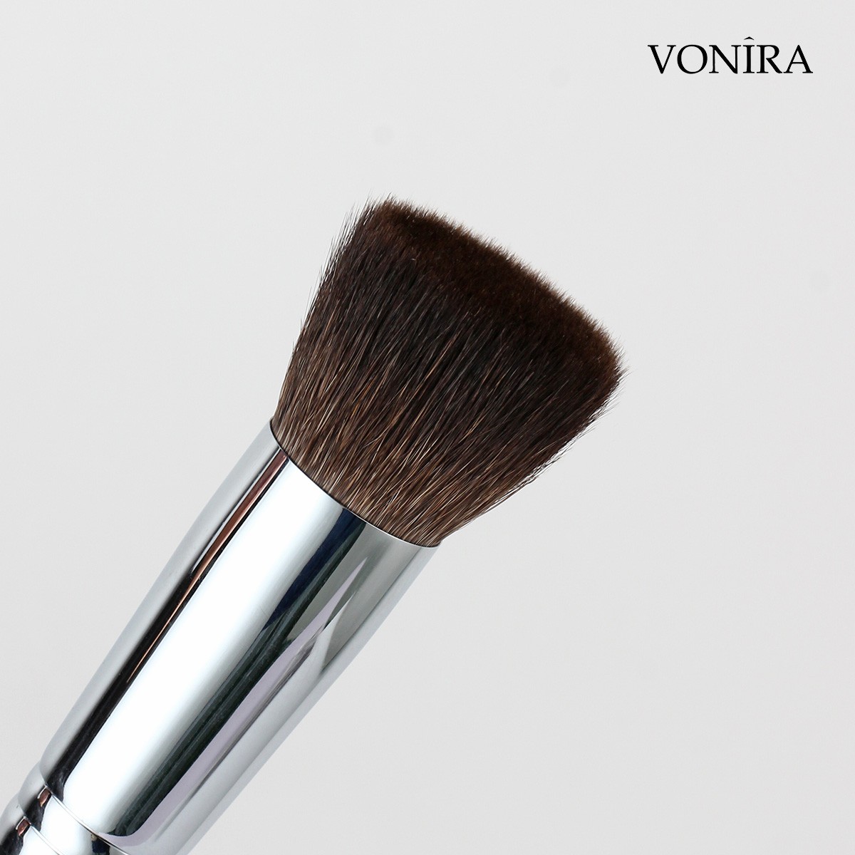 Vonira Beauty Custom Wholesale Flat Top Pressed Compact Powder Makeup Brush With Gray Squirrel Hair Silver Copper Ferrule Wooden Handles