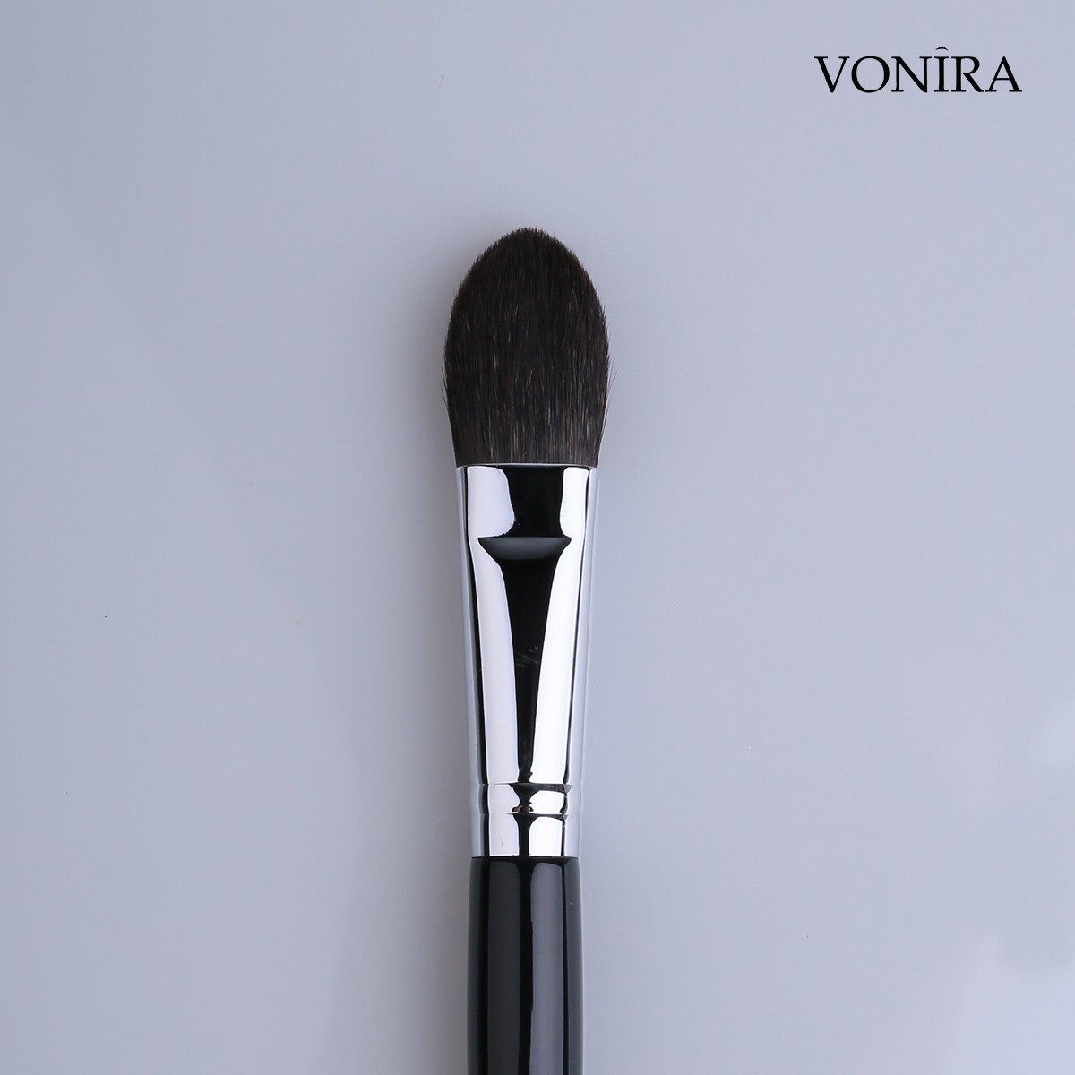 Vonira Beauty Custom Wholesale Grey Squirrel Hair Air Blush Brush With Silver Copper Birch Wooden Handles