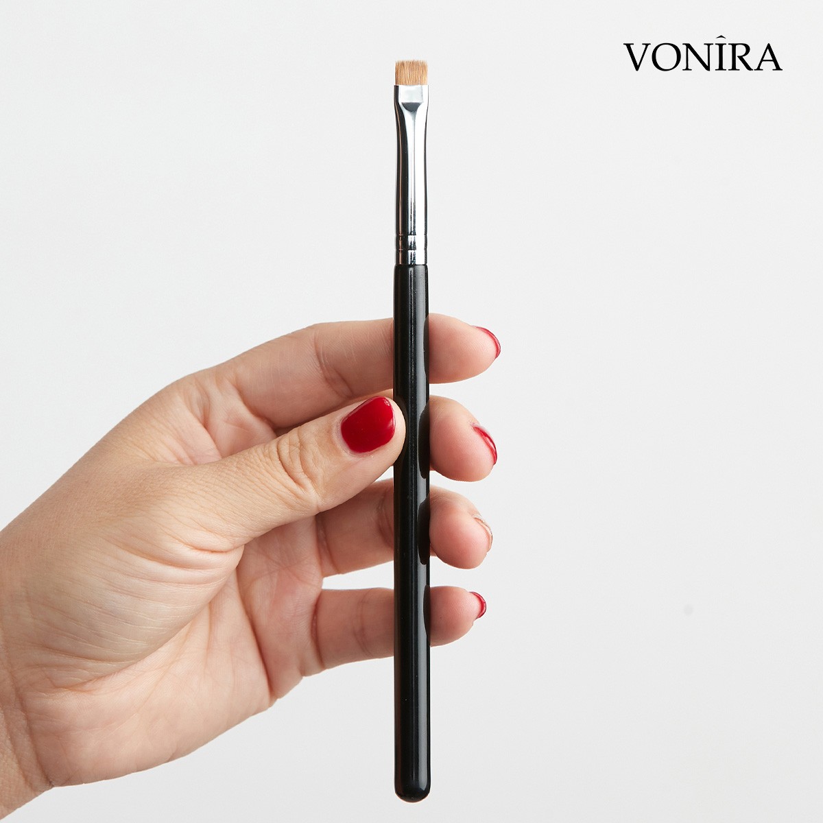 Vonira Beauty Konlinsky Sable Hair Flat Liner Brush With Silver Copper Ferrule Black Handle Custom Private Label Service - Image 1