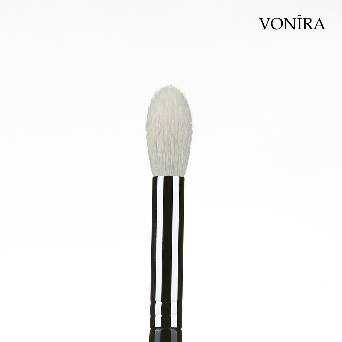 Vonira Beauty Lagre Eye Tapered Blending Brush Highlighter Brush With Silver Copper Ferrule Black Handle Custom Private Label Service