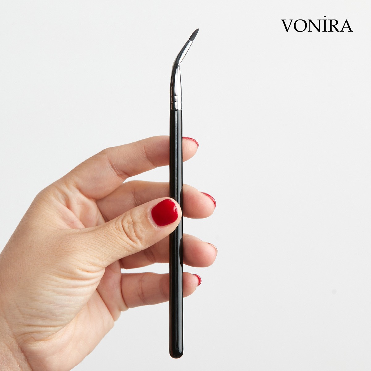 Vonira Beauty Makeup Deluxe Bent Liner Brush With Brass Ferrule Custom Private Label Service Factory Price OEM & ODM - Image 1