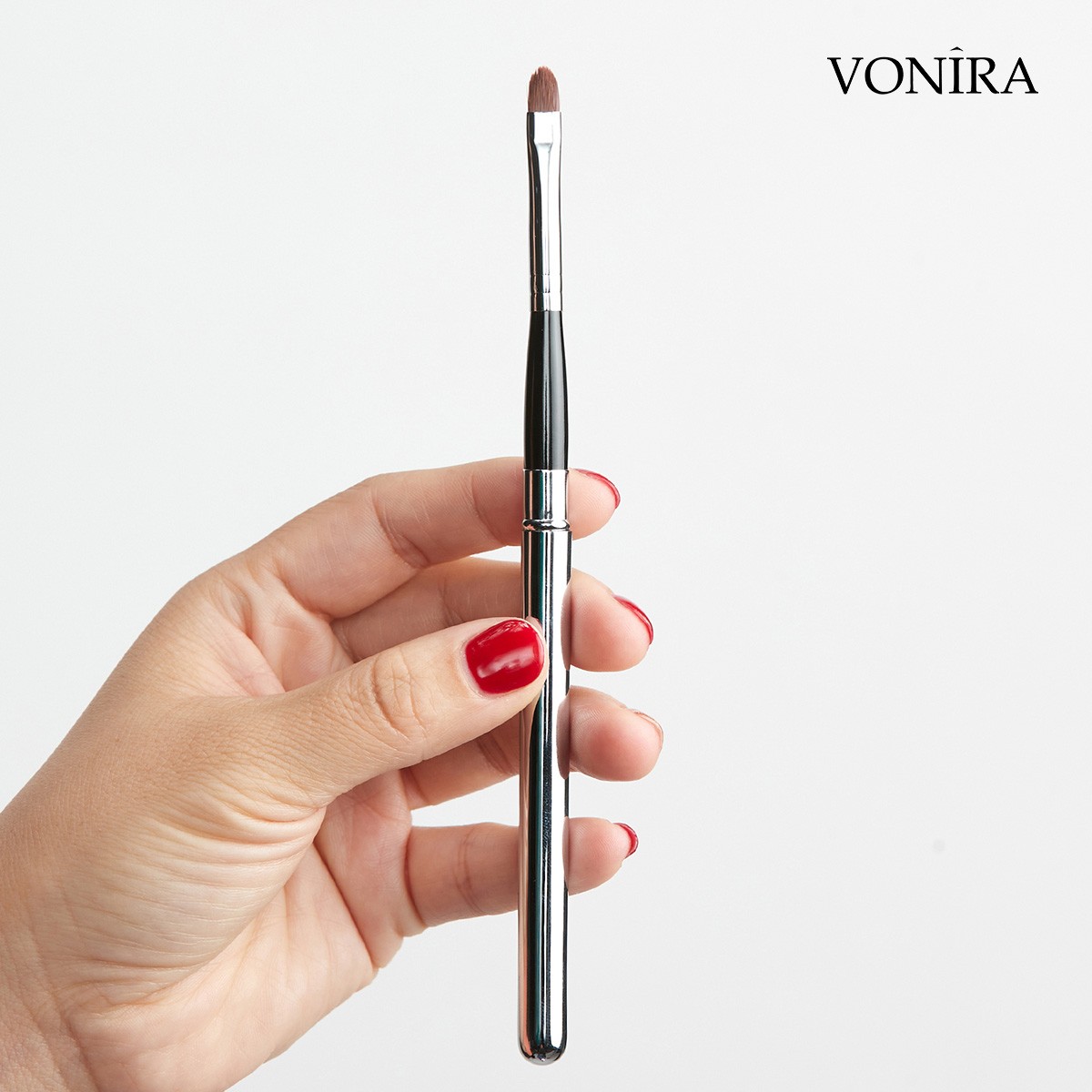 Vonira Beauty Pro Retractable Lip Make Up Brush With Silver Copper Ferrule Custom Private Label Service - Image 1