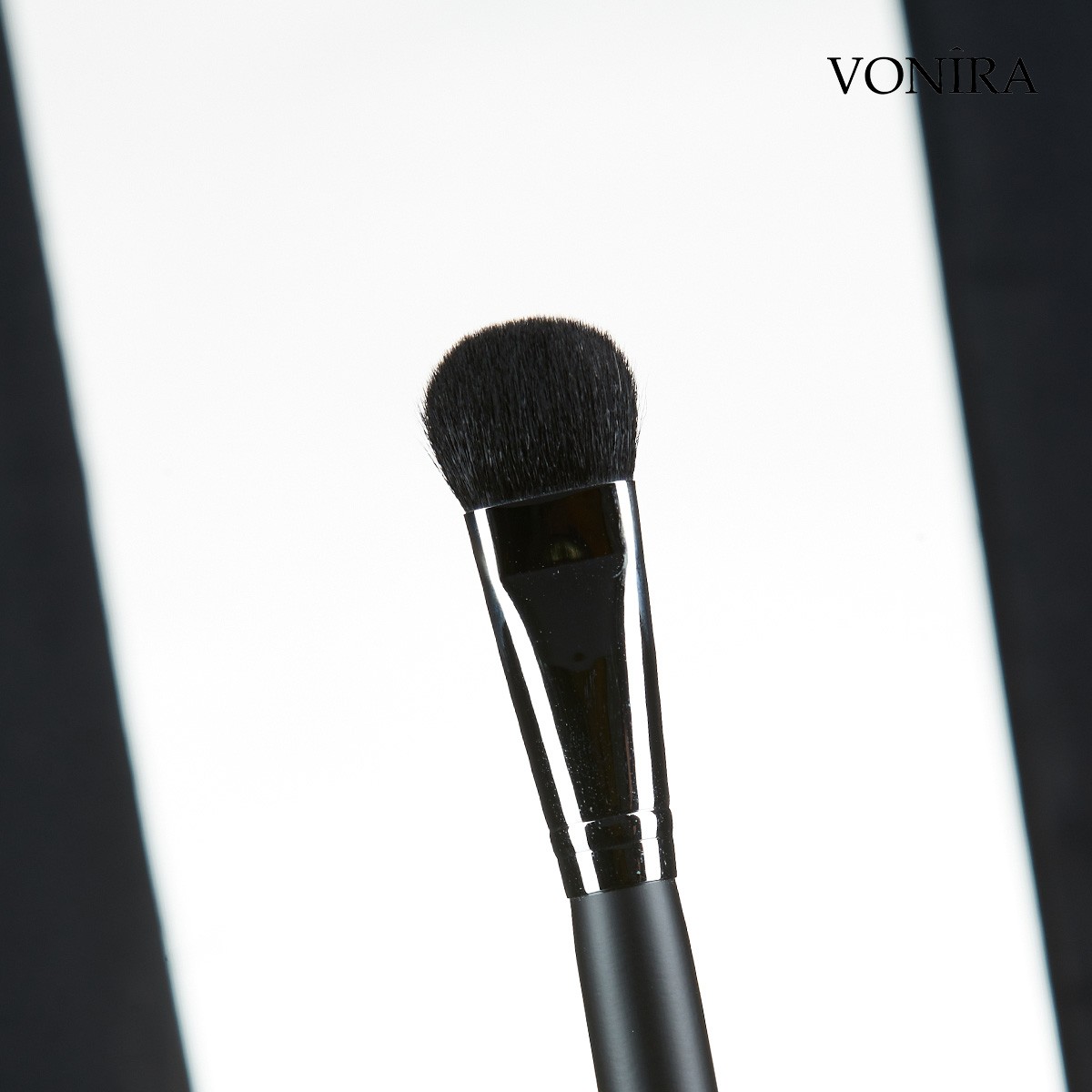 Vonira Beauty Short Dense Cheek Multi Task Detail Powder Brush With Silver Copper Ferrule Black Handle Custom Private Label Service - Image 4