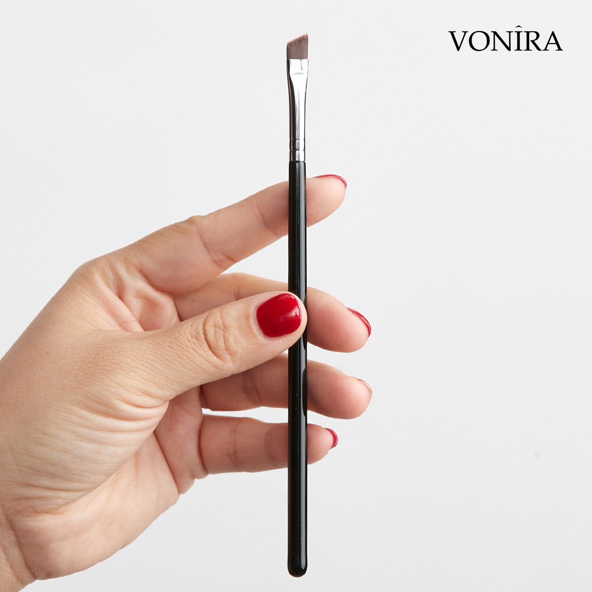 Vonira Beauty Wholesale Angled Eye Liner Brow Brushes With Silver Copper Ferrule Black Handle Custom Private Label Service - Image 1