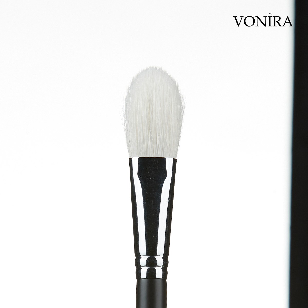 Vonira Beauty Wholesale Small Cheek Finishing Powder Brush With Silver Copper Ferrule Black Handle Custom Private Label Service