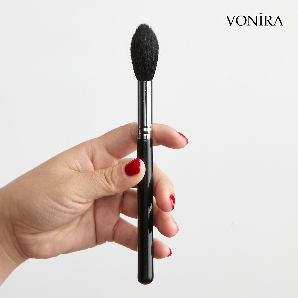 Vonira Beauty Wholesale Flamed Highlight Makeup Blending Brush With Silver Copper Ferrule Black Handle Custom Private Label Service