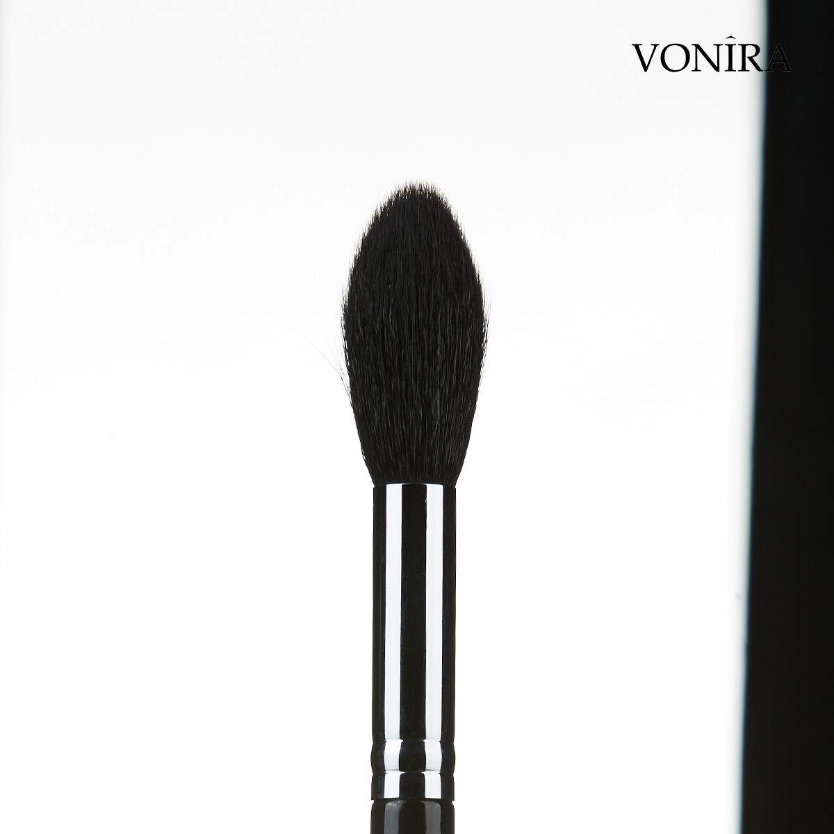 Vonira Beauty Wholesale Flamed Highlight Makeup Blending Brush With Silver Copper Ferrule Black Handle Custom Private Label Service