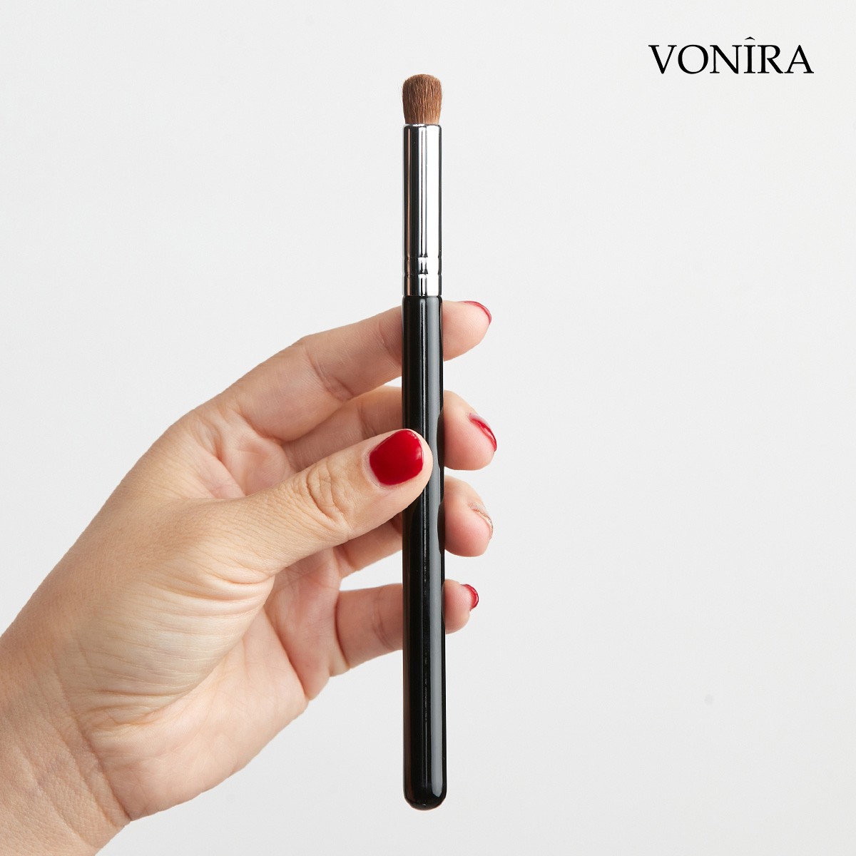 Vonira Beauty Wholesale Natural Makeup Pro Domed Crease Eye Shadow Brush With Pony Hair Copper Ferrule Custom Private Label Service