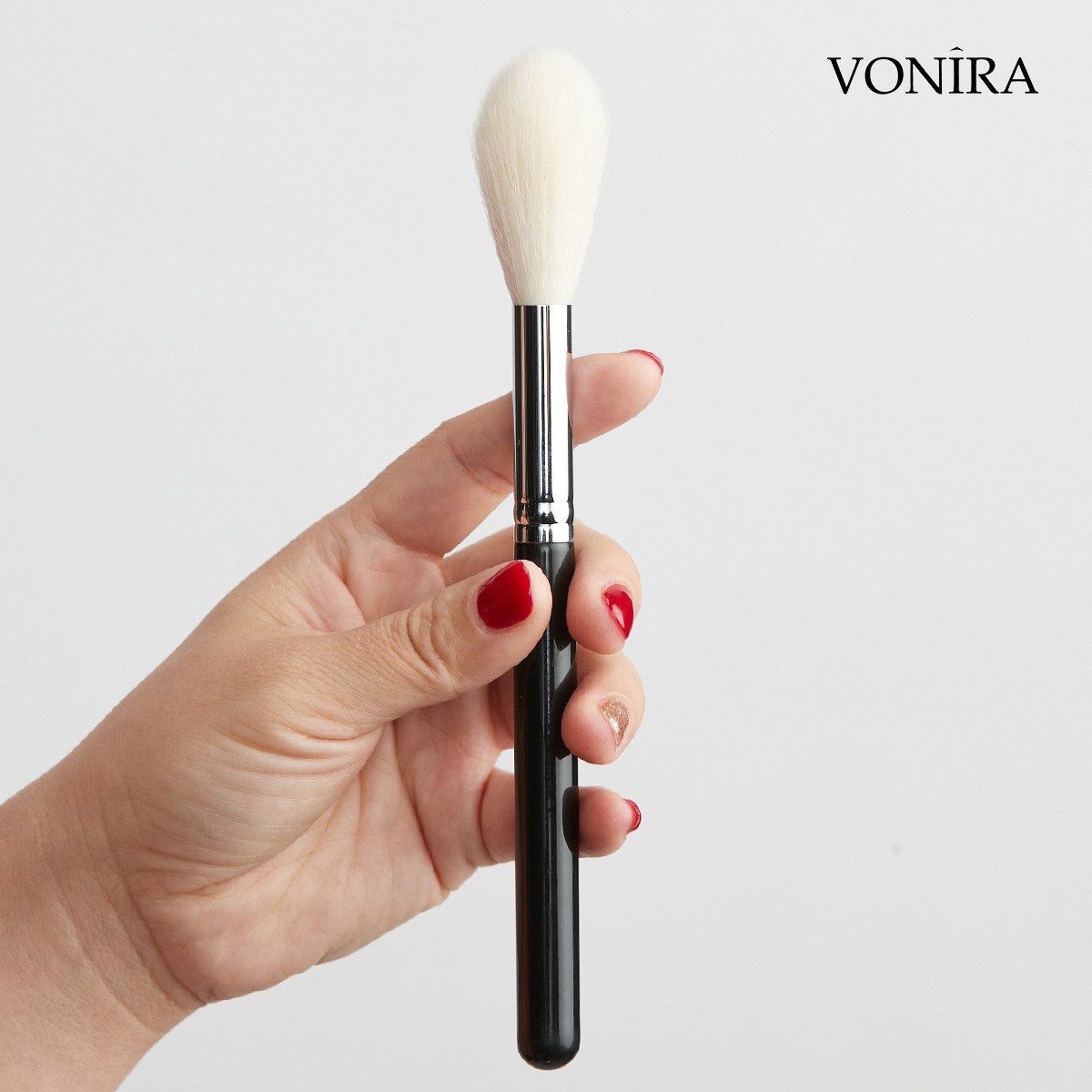 Vonira Beauty Wholesale Professional Tapered Long Blending Highlighter Makeup Brush With Copper Ferrule Custom Private Label Service - Image 3