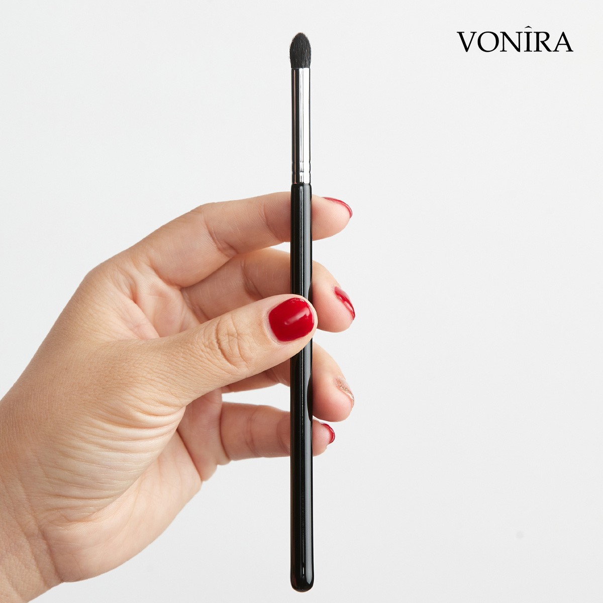 Vonira Beauty Wholesale Small Natural Goat Hair Tapered Blending Crease Brush With Silver Copper Ferrule Custom Private Label Service - Image 1