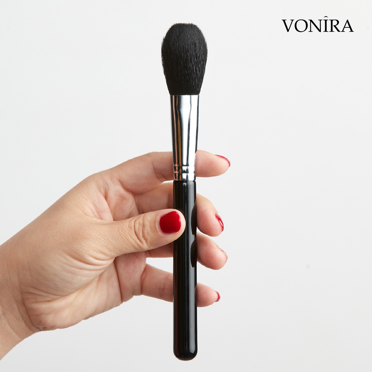 Vonira Beauty High Quality Small Chisel Powder Blusher Brush With Silver Copper Ferrule Black Handle Custom Private Label Service