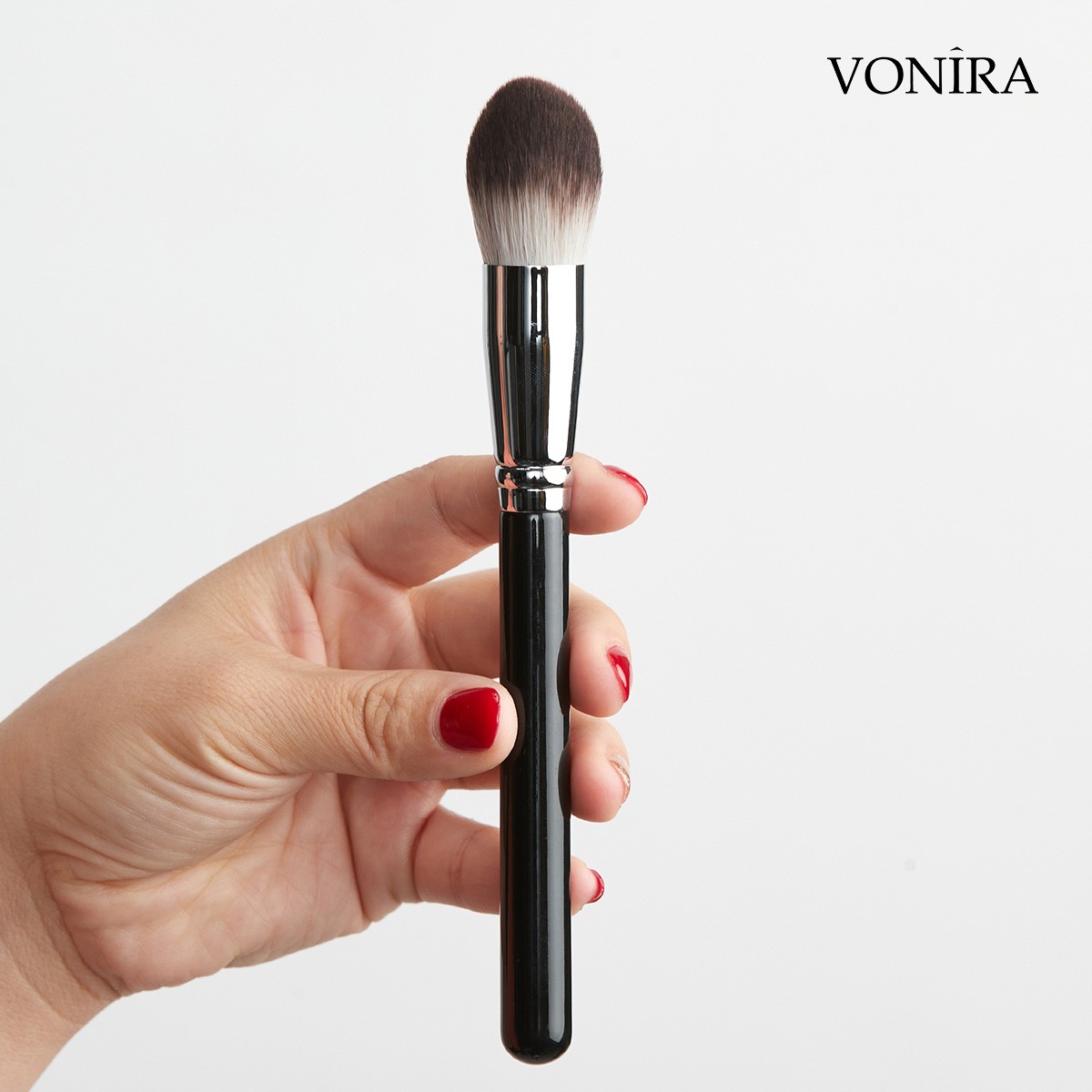 Best Manufacturer Vonira High Quality Small Dome Facial Makeup Blush Brush With Silver Copper Custom Private Label Service