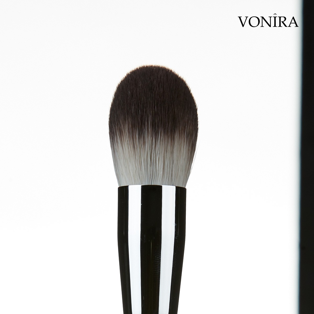 Best Manufacturer Vonira High Quality Small Dome Facial Makeup Blush Brush With Silver Copper Custom Private Label Service