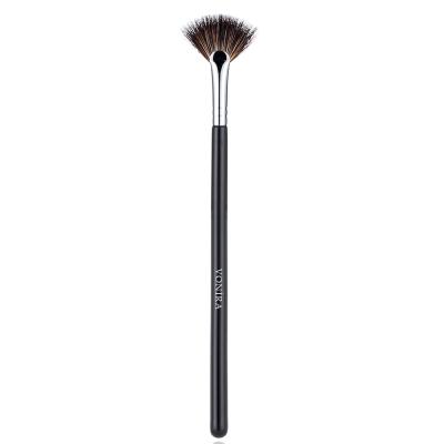 Vonira Beauty Makeup Medium Highlighting Fan Brush With Natural Hair Copper Ferrule Private Label Custom Logo Name OEM