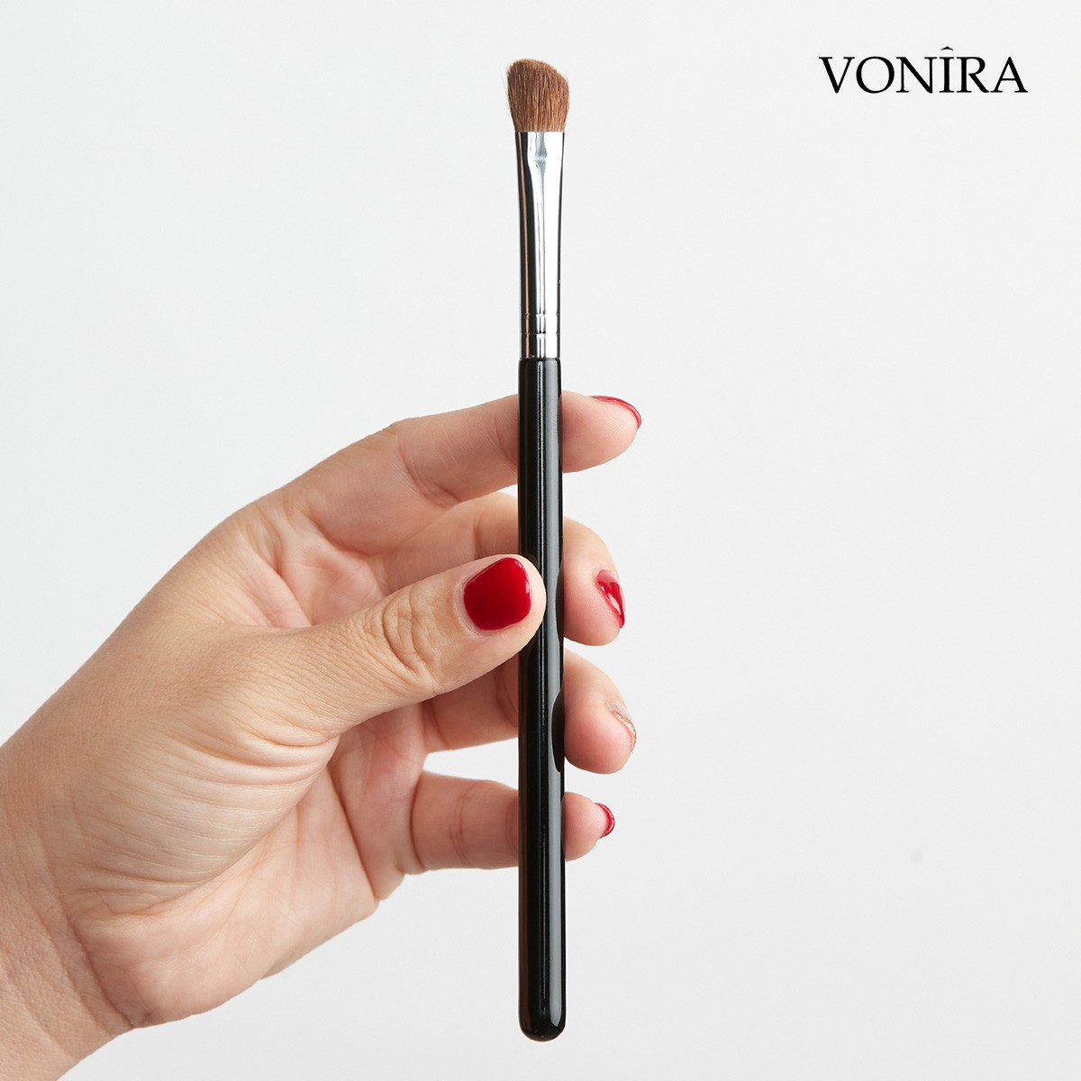 Vonira Beauty Wholesale Natural Pony Hair Angled Nose Eyeshadow Eye Shader Makeup Brush With Copper Ferrule Custom Private Label - Image 1