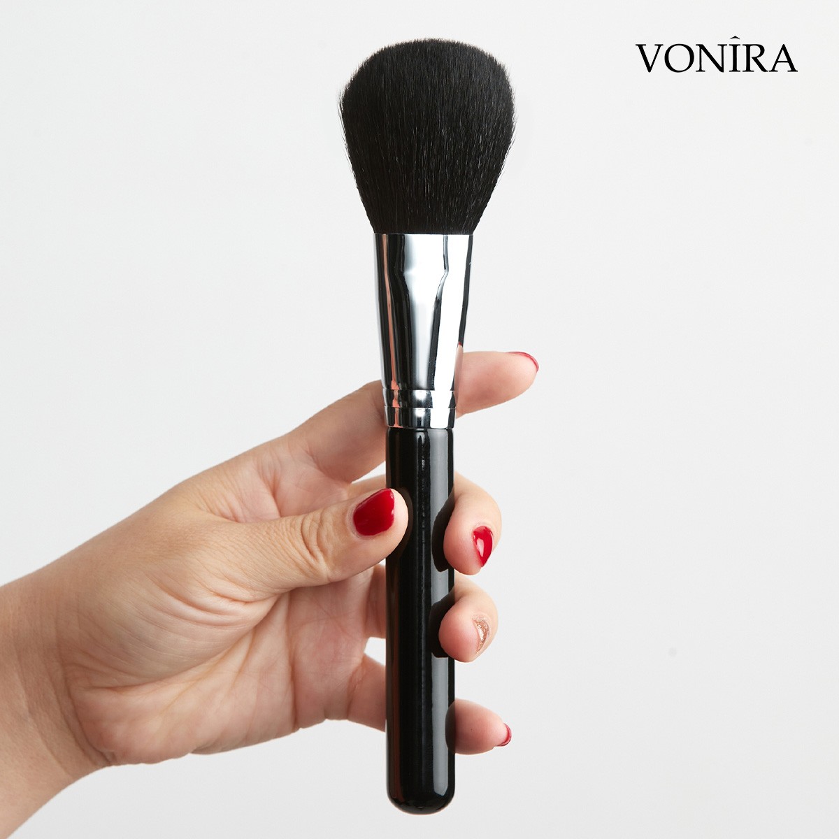 Vonira Beauty Wholesale Fluffy Natural Powder Cheek Brush With Silver Copper Ferrule Black Handle Custom Private Label Service