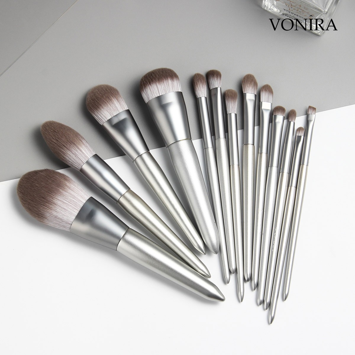 Vonira Custom Corn Fiber Makeup Brushes Set Private Label Make up Brushes 13Pcs New Arrival Silver Wooden Handle Professional Vegan Brushes