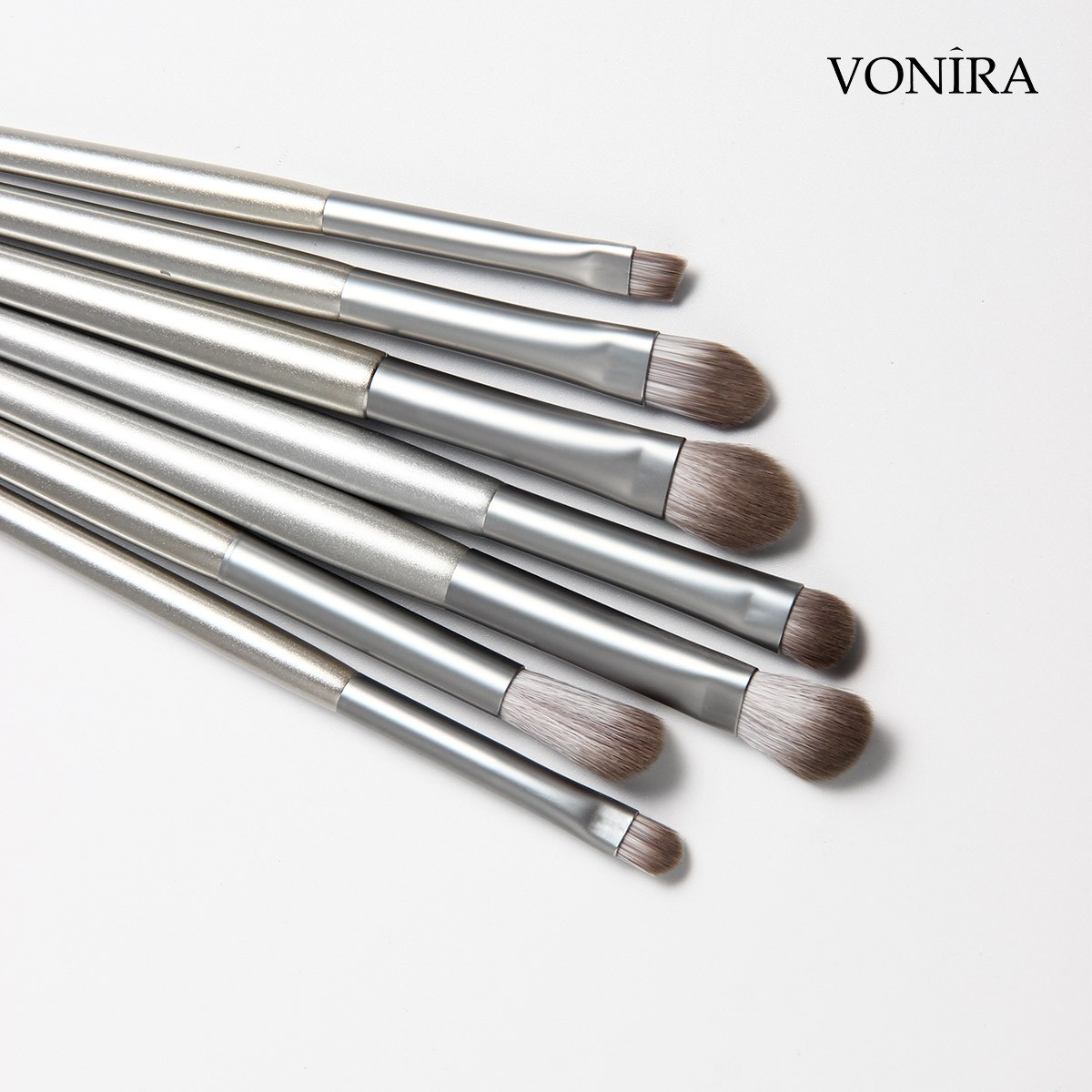 Vonira Custom Corn Fiber Makeup Brushes Set Private Label Make up Brushes 13Pcs New Arrival Silver Wooden Handle Professional Vegan Brushes