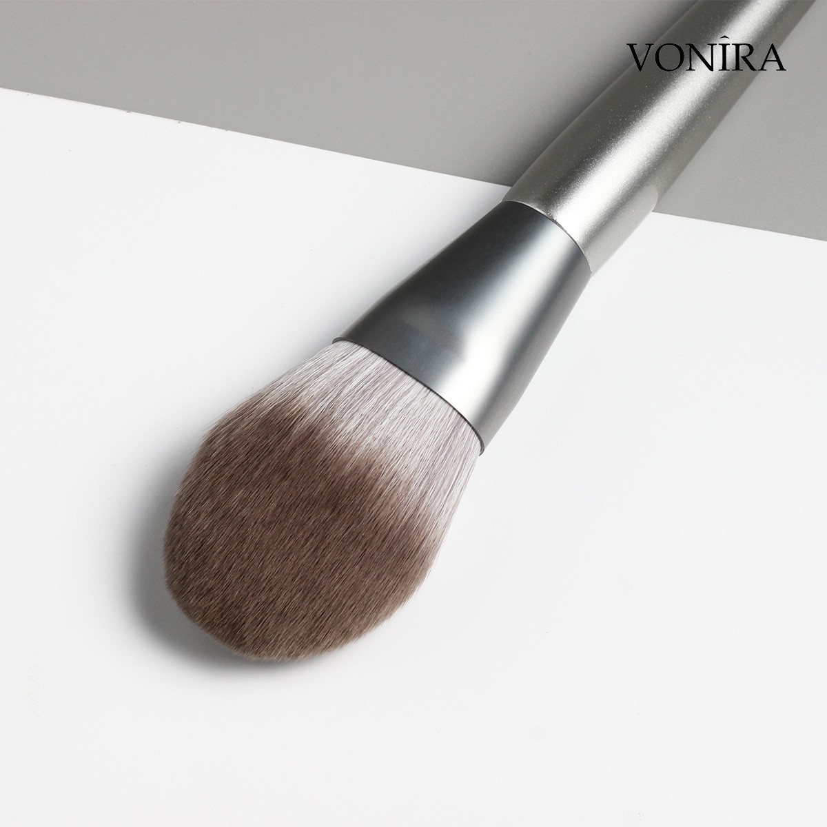 Vonira Custom Corn Fiber Makeup Brushes Set Private Label Make up Brushes 13Pcs New Arrival Silver Wooden Handle Professional Vegan Brushes