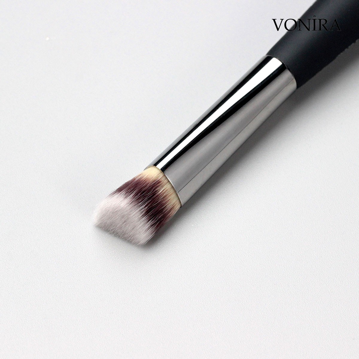 Vonira Beauty Wholesale Luxurious Double Ended Triangle Artist Foundation Concealer Makeup Brush Custom Private Label