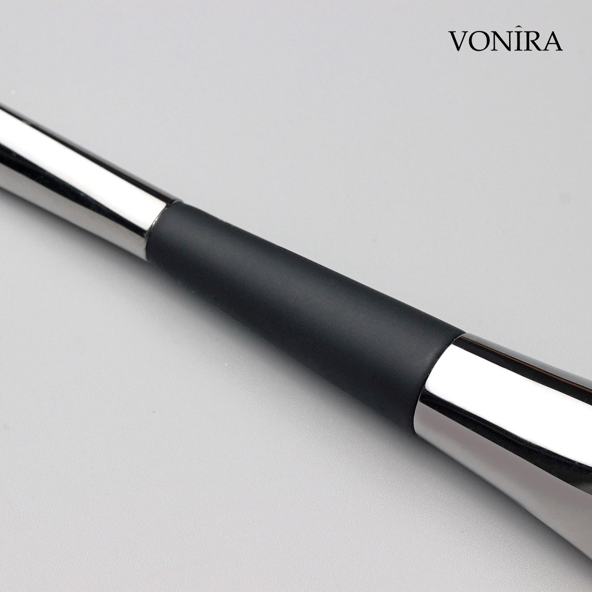 Vonira Beauty Wholesale Luxurious Double Ended Triangle Artist Foundation Concealer Makeup Brush Custom Private Label