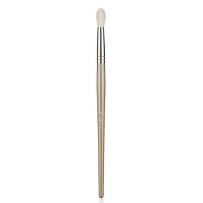 Vonira Beauty Wholesale Professional Tapered Eye Crease Blending Brush With Copper Ferrule Wooden Handle Private Label